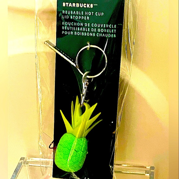 New Starbucks 2024 Pineapple Reusable Hot Cup Lid Stopper & Keychain - Picture 1 of 3